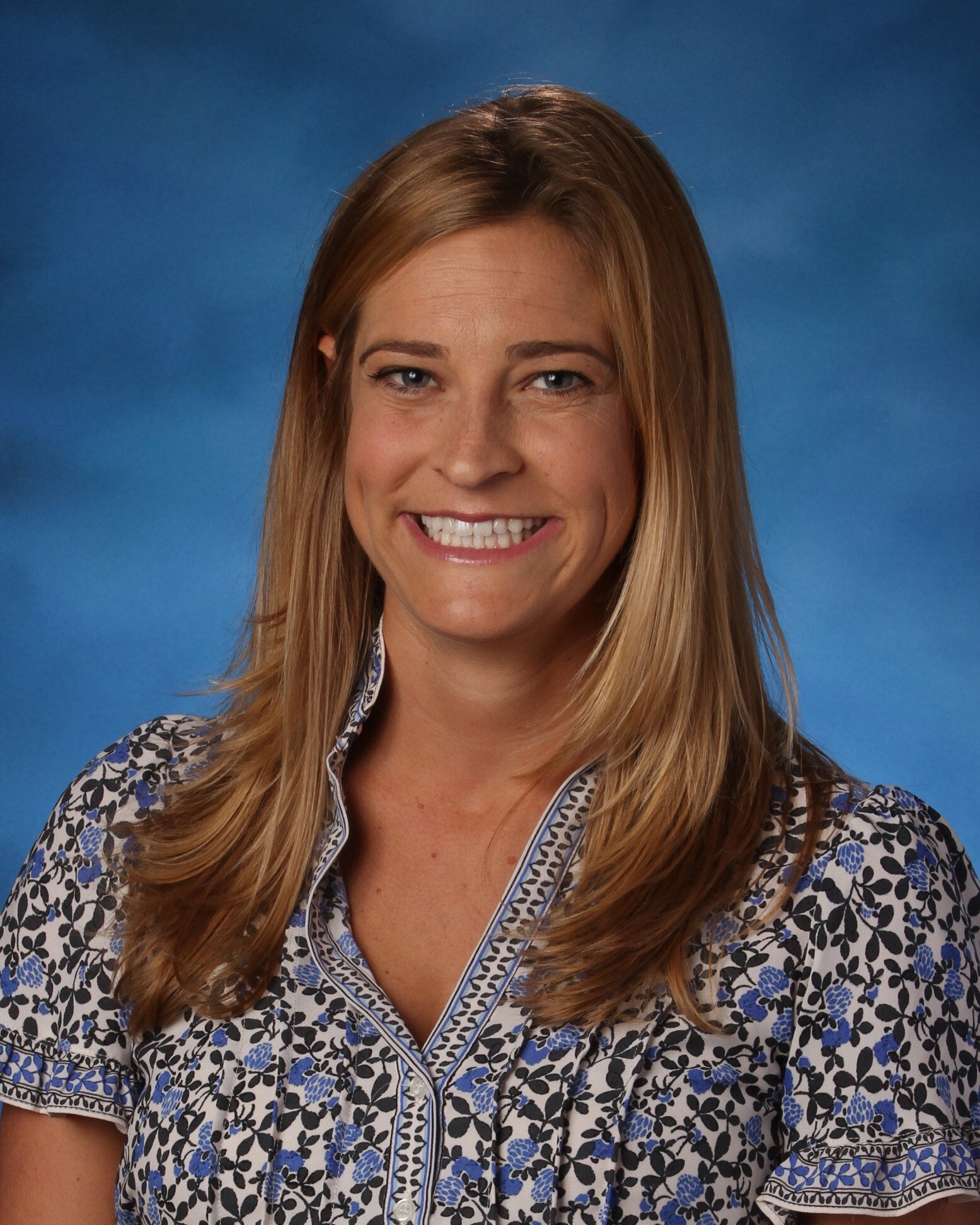 Jayne Grieves Headshot 24-25