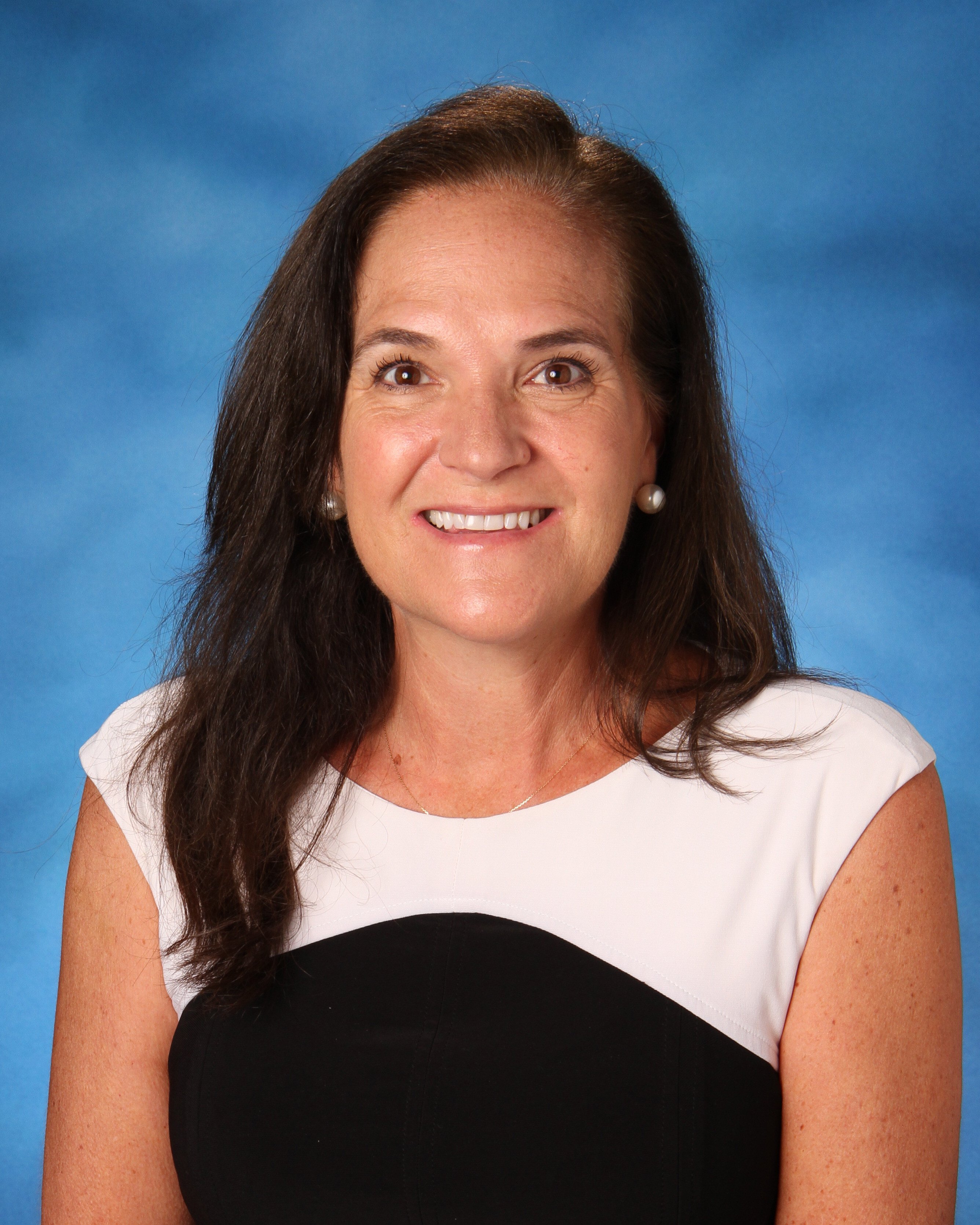 Liz Fingar Headshot 24-25