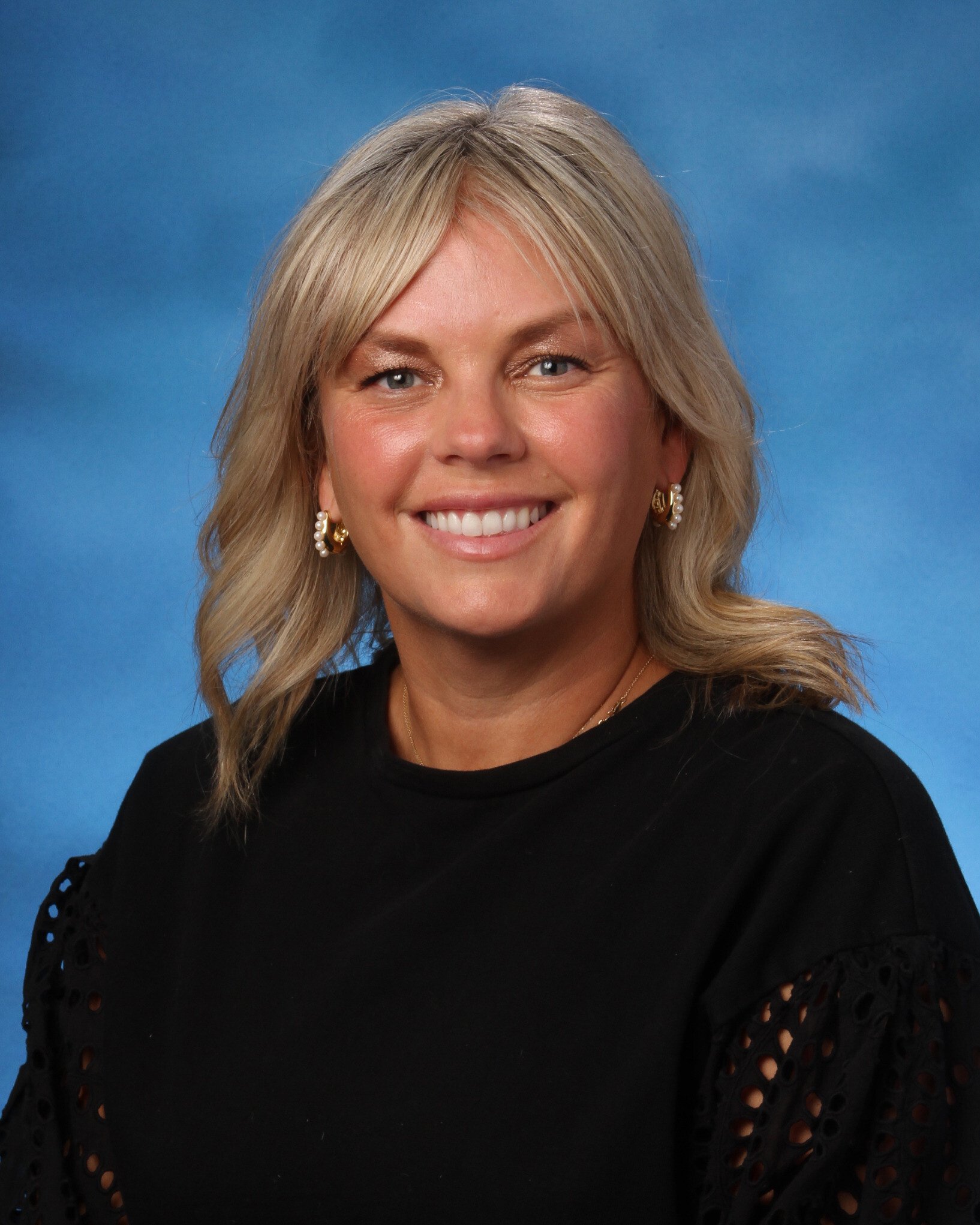 Shelby Tuttle Headshot 24-25